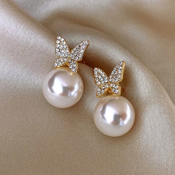 Sparkling CZ Butterfly Earrings - Picture 4 of 4